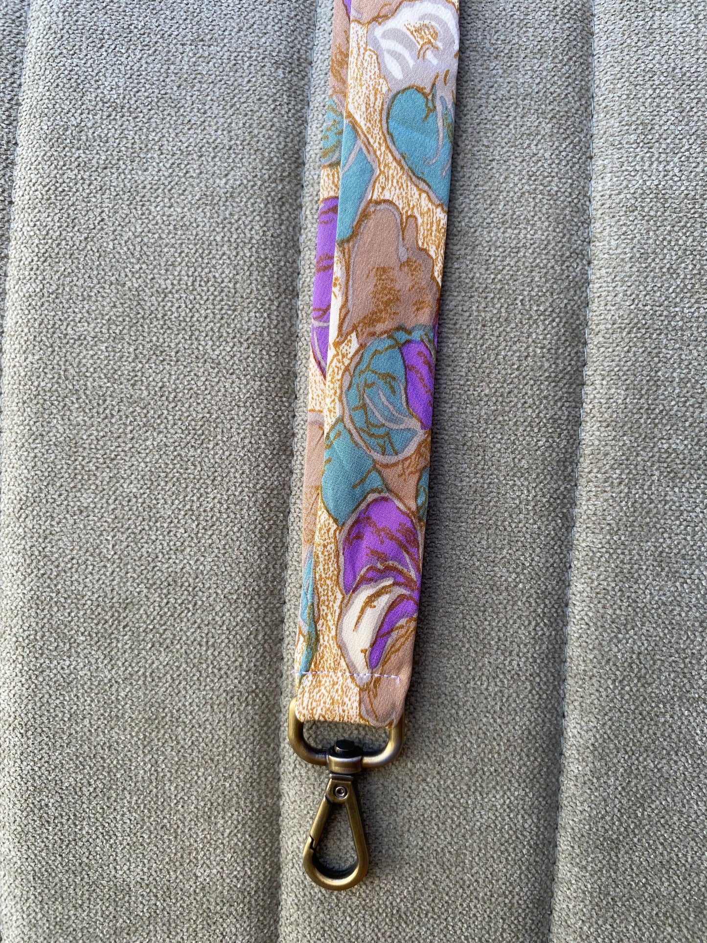 A .Lanyard Corbata