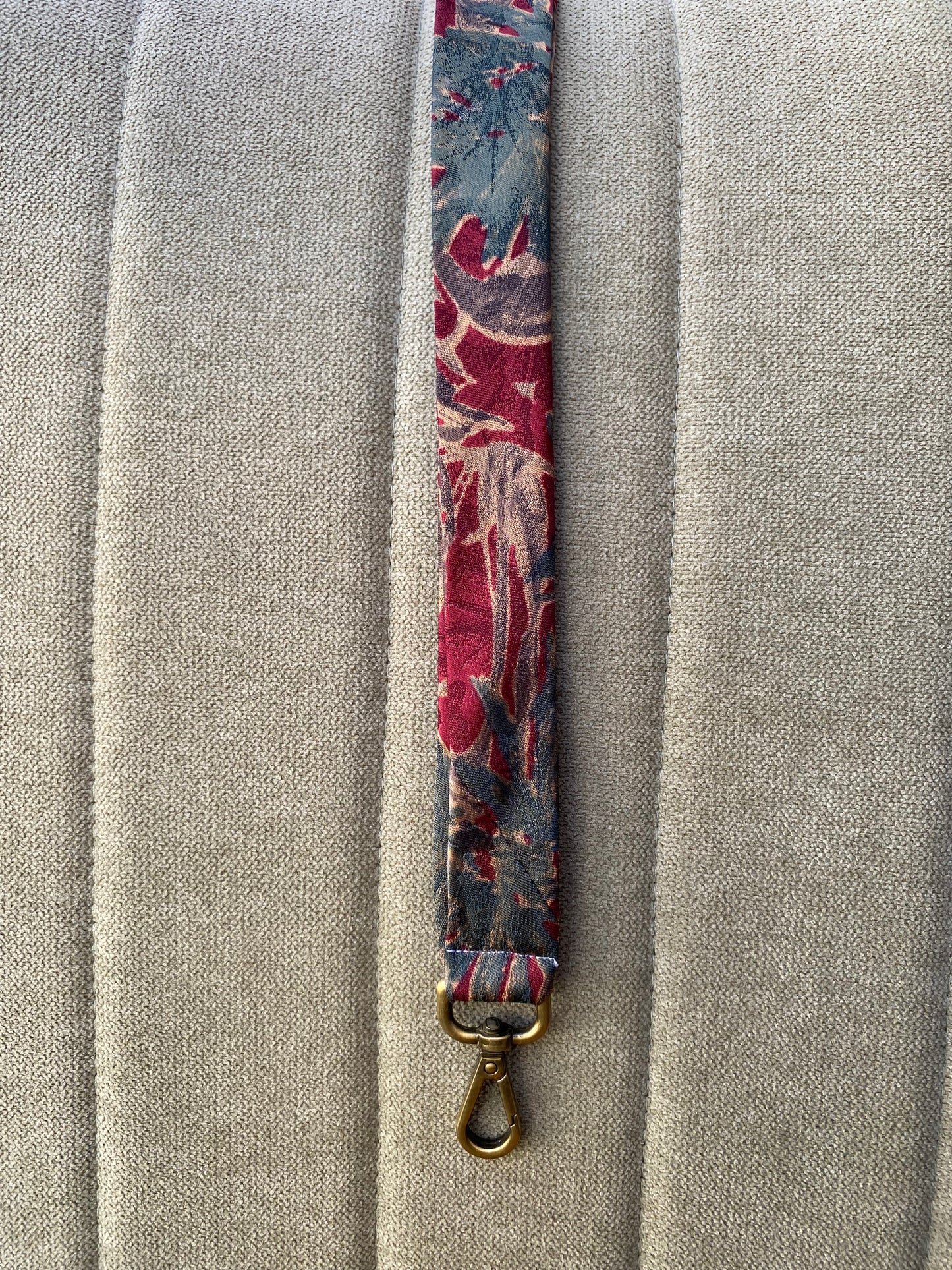 A. Lanyard de corbata