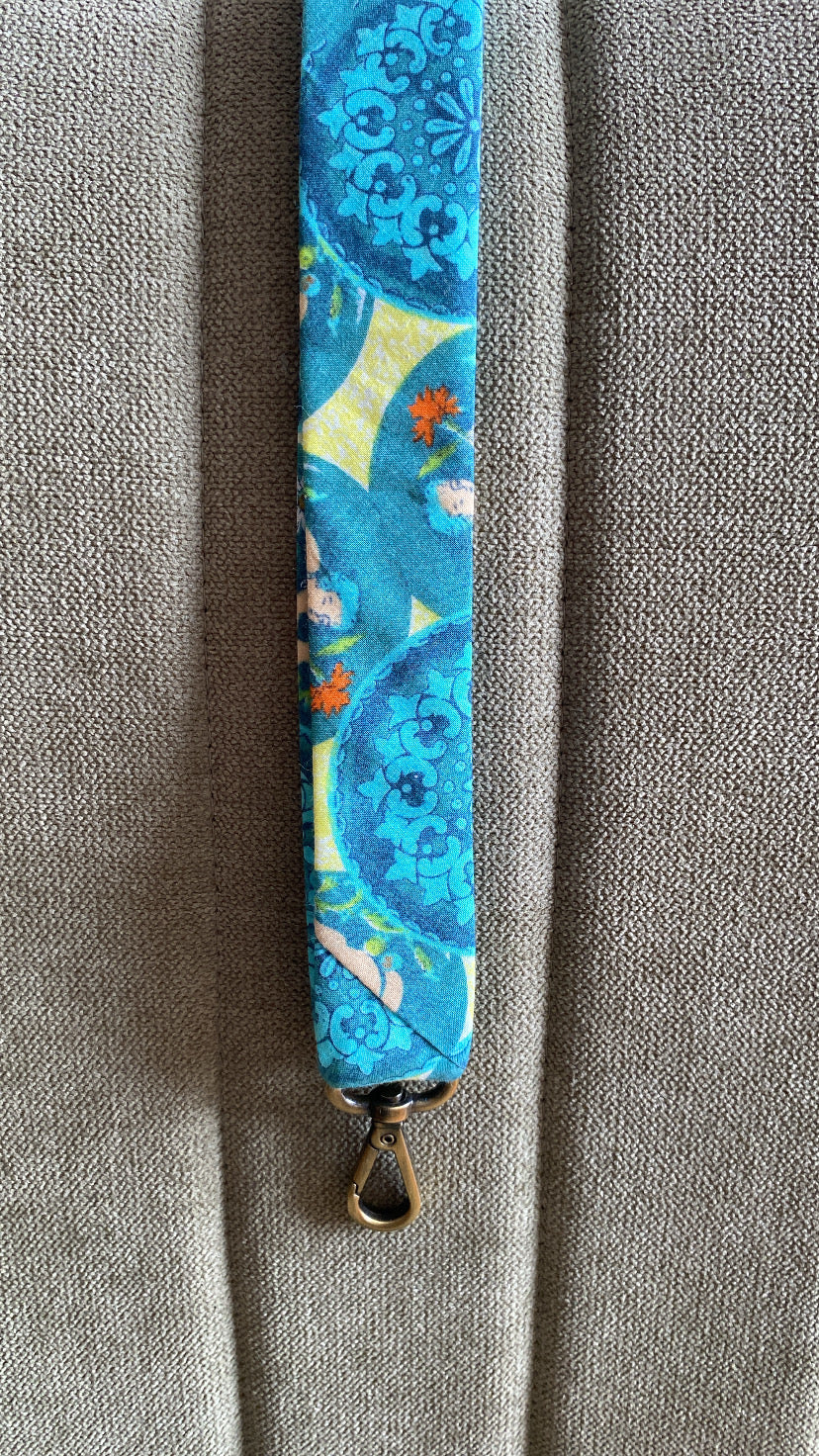 X Lanyard corbata