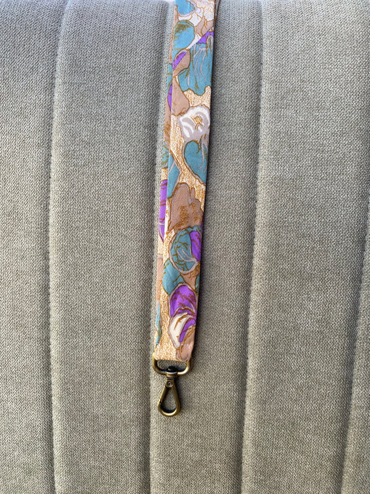 A .Lanyard Corbata