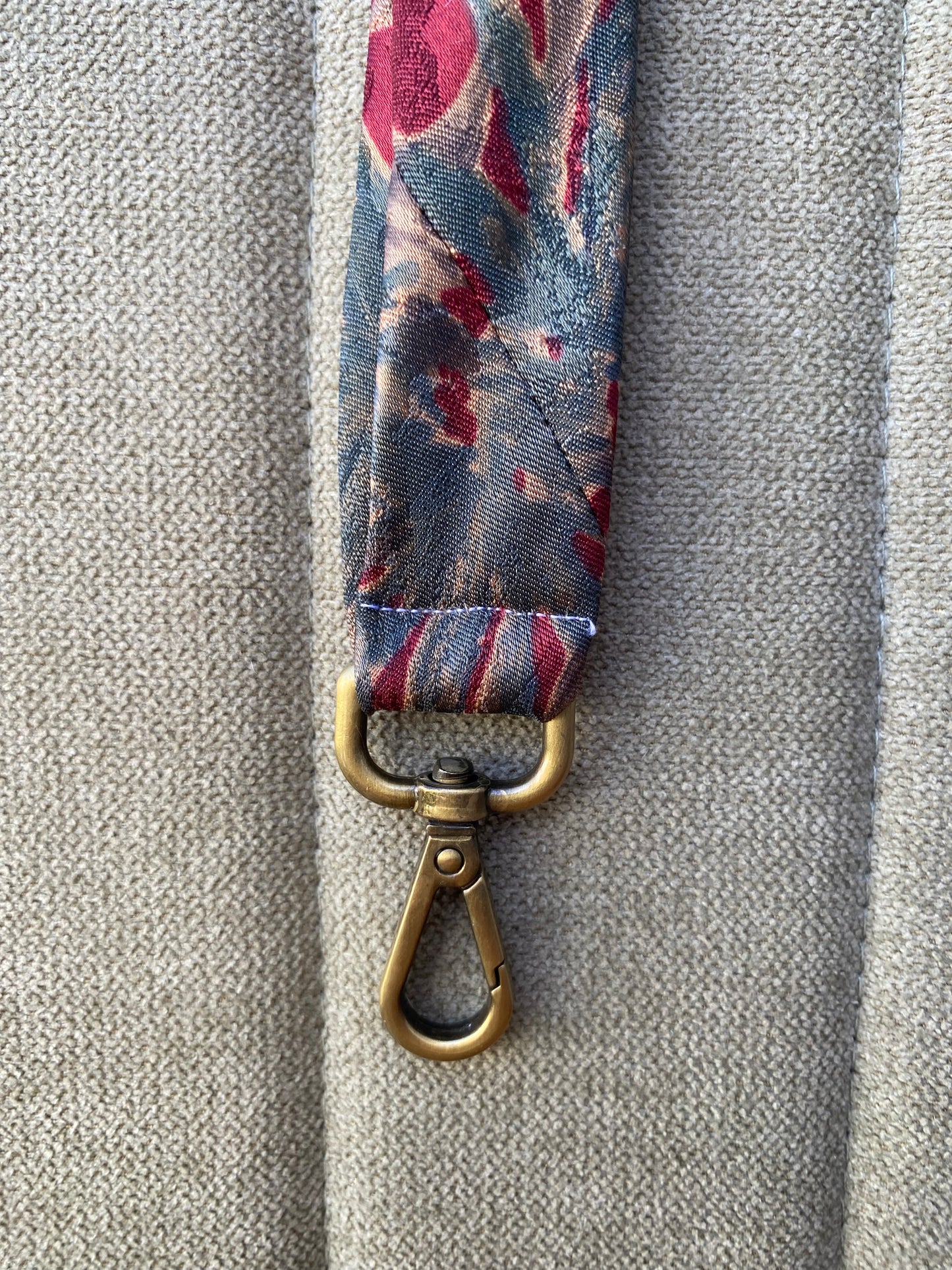A. Lanyard de corbata